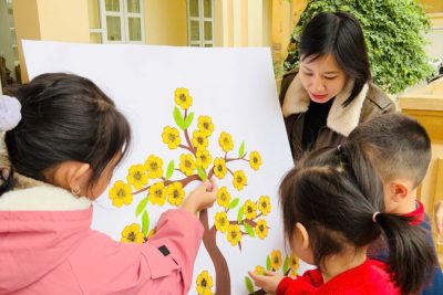 Rộn ràng không khí Tết trong giờ sinh hoạt dưới cờ